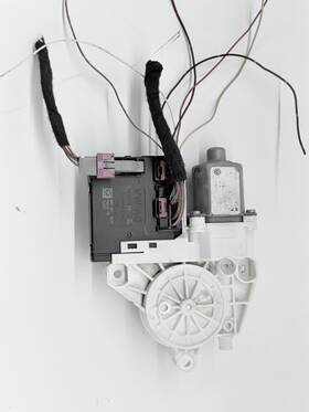 5q0959793b Volkswagen Oem 2014 Vw Passat Front Window Motor With Control Module Brose 5q0959793b Volkswagen Oem 2014 Vw Passat Front Window Motor With Control Module Brose