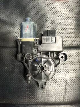 5q0959812a Volkswagen Vw Window Motor Rear Right Many Models Oem Bosch 5q0959812a Volkswagen Vw Window Motor Rear Right Many Models Oem Bosch