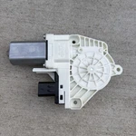 2020-2023 Tesla Model Y Rear Left Door Window Regulator Motor Oem E66966-100. Fixed Price $35.00.
