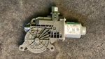 Volkswagen Beetle Rf Door Window Motor 5C5959802P B3972. Fixed Price $50.00.