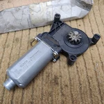 New Genuine Mercedes W202 Class Front Left Window Motor Nsf 2028205542 Nos. Fixed Price $201.50.